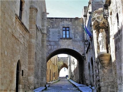 The Street of the Knights - independent cruise excursions in Rhodes Greece