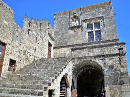Castellania Library in the Burgo - Rhodes Cruise Excursions